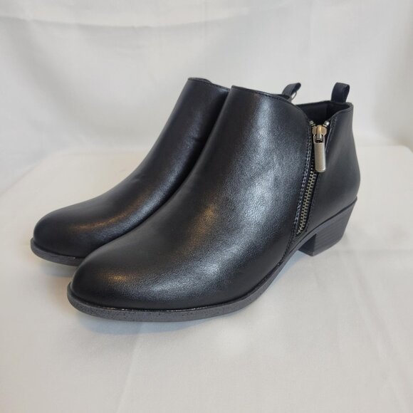 NEW Women’s  Sonoma Life Style Black  Ankle Booties Size 10 Wide Memory Foam - Picture 1 of 5